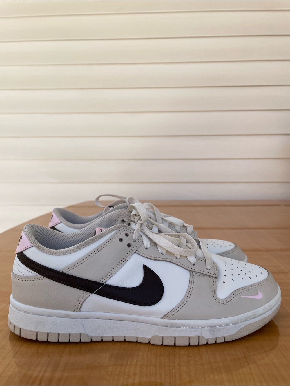 Nike Dunk Low Neapolitan Women's Sneakers Size 8 Sporty Activewear Streetwear